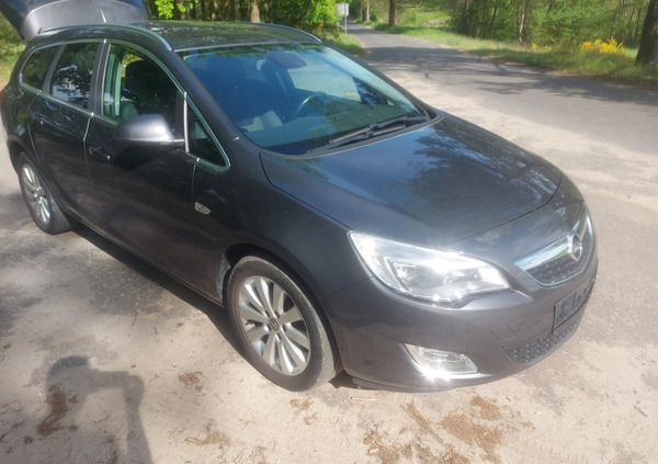 Opel Astra cena 17999 przebieg: 192000, rok produkcji 2012 z Margonin małe 67